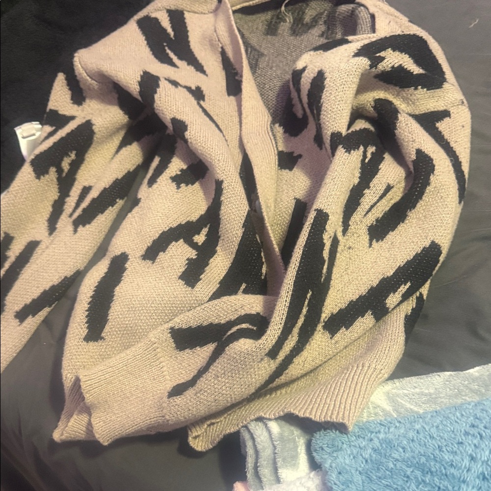SHEIN Black and Tan Patterned Cardigan